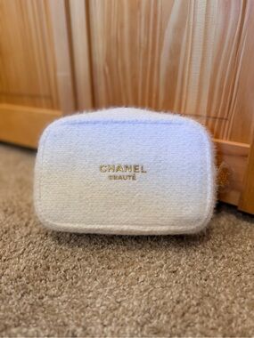 CHANEL Cream White Textured Makeup Pouch with Gold Logo
